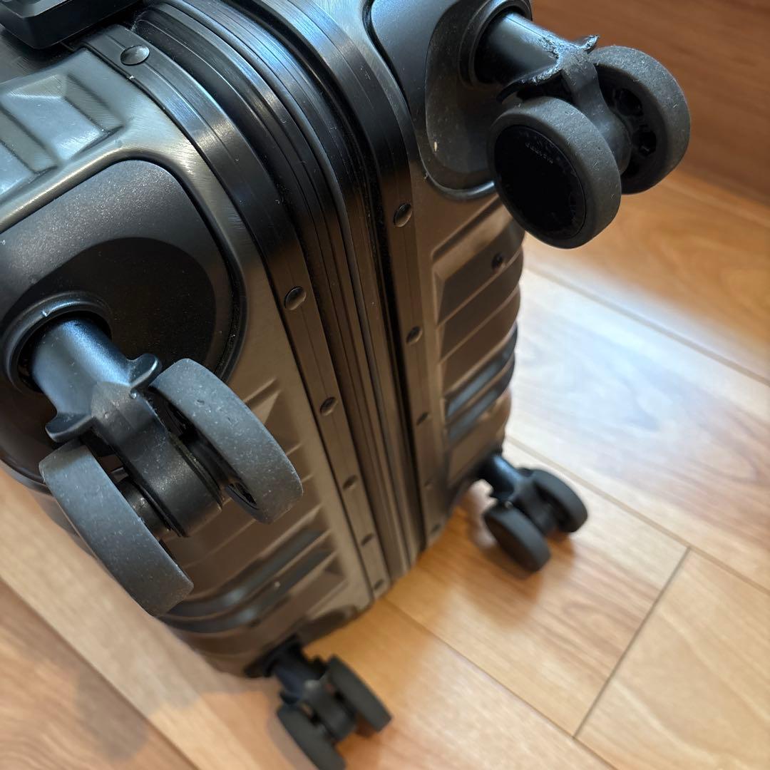 RICARDO リカルドスーツケース　37L ガンメタル