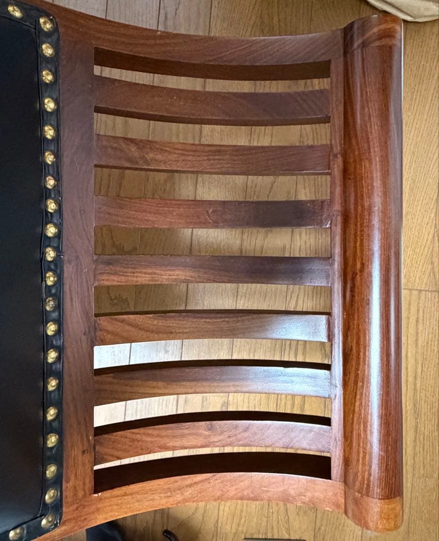 カルティニチェア 鋲打ち スツール レザー 革張 椅子　アジアン　猫足　猫脚