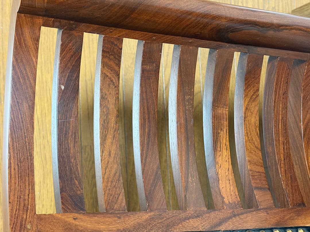 カルティニチェア 鋲打ち スツール レザー 革張 椅子　アジアン　猫足　猫脚