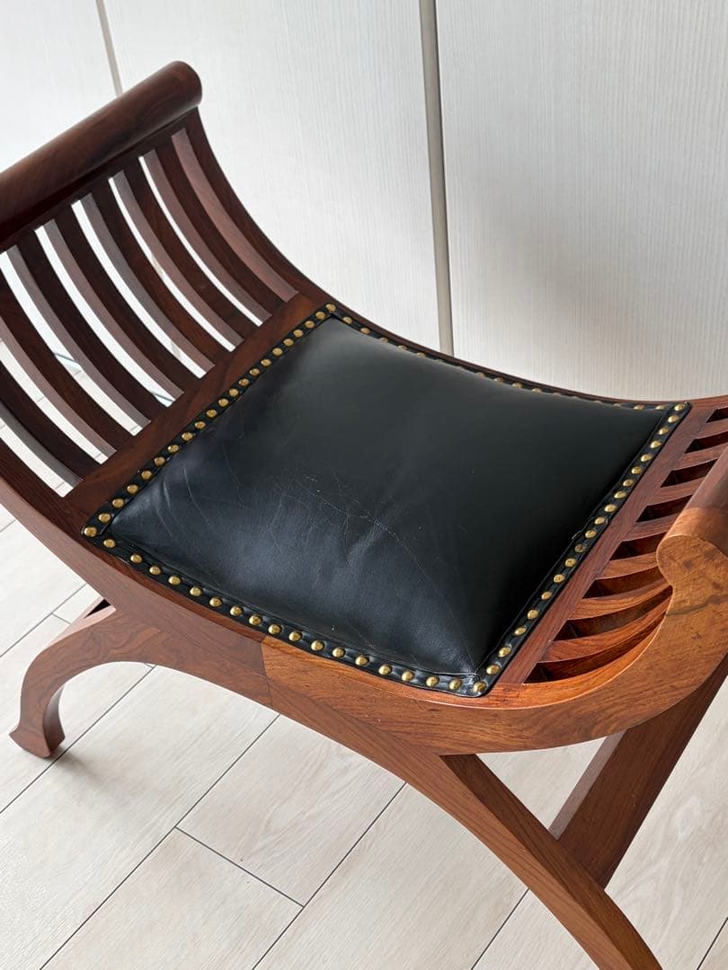 カルティニチェア 鋲打ち スツール レザー 革張 椅子　アジアン　猫足　猫脚