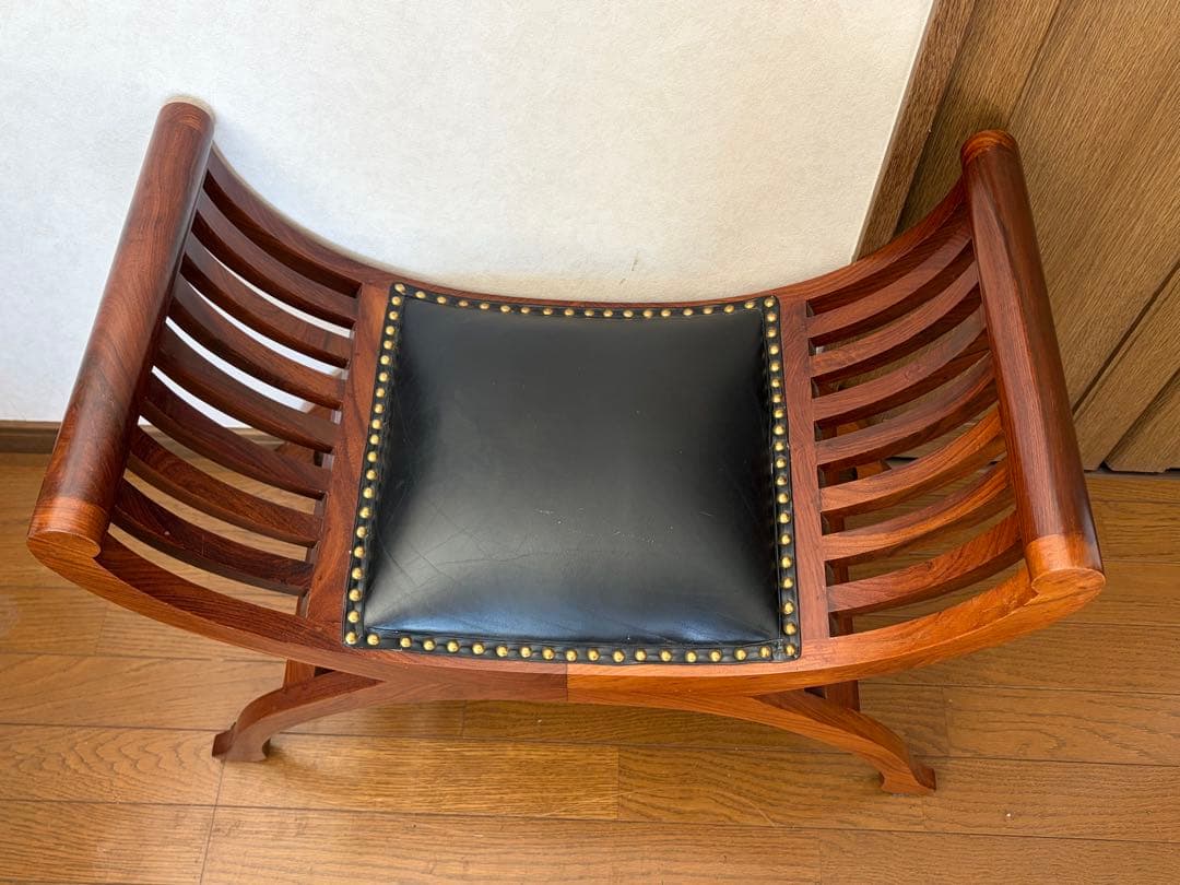 カルティニチェア 鋲打ち スツール レザー 革張 椅子　アジアン　猫足　猫脚