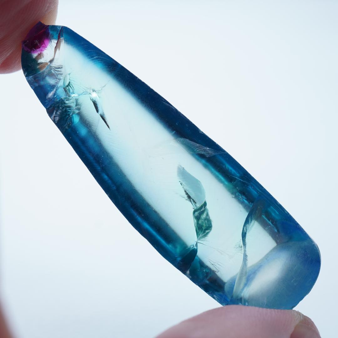 85.26ct パライバカラー 合成サファイア ハーフブール