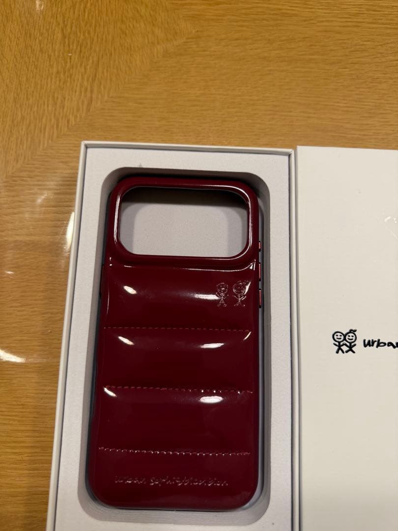urban sarthsbiacben バーガンディ iPhoneケース