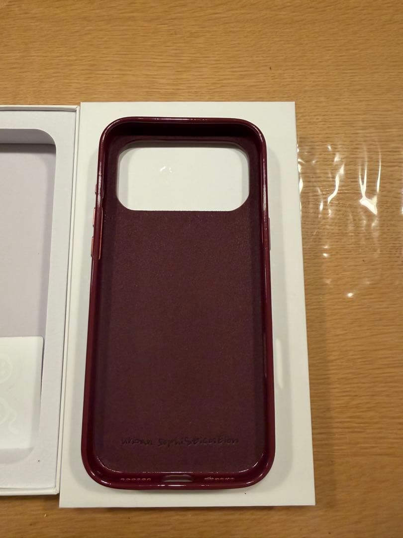 urban sarthsbiacben バーガンディ iPhoneケース