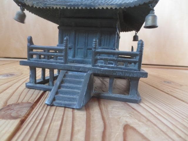 R7/05/7-5　　銅器　五重の塔　　高42 重量約3.5㎏