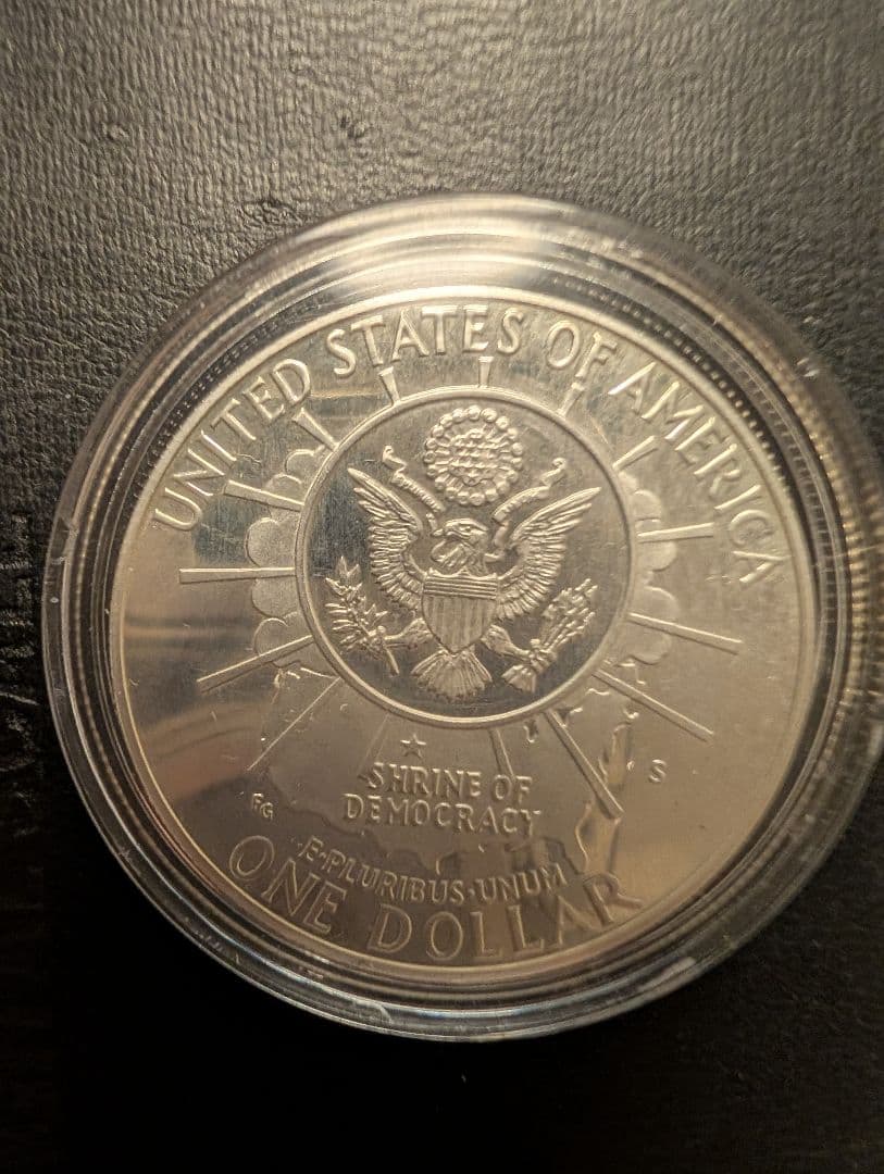 ラシュモア山国立記念碑完成50周年記念の1ドル銀貨