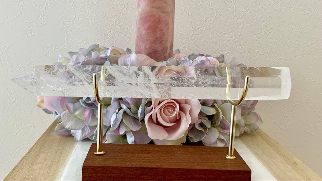 【激推し】天然水晶タワー✴︎虹入り水晶✴︎アイリス水晶ポイント✴︎横置き台座付き