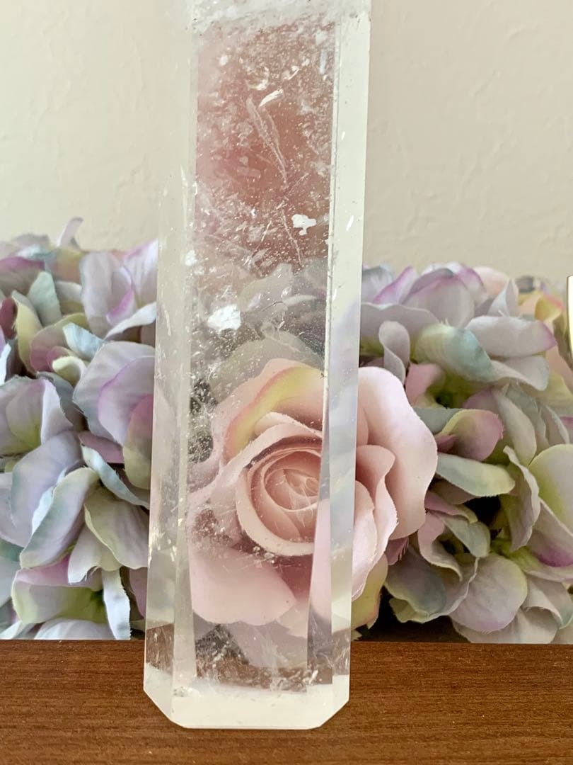【激推し】天然水晶タワー✴︎虹入り水晶✴︎アイリス水晶ポイント✴︎横置き台座付き