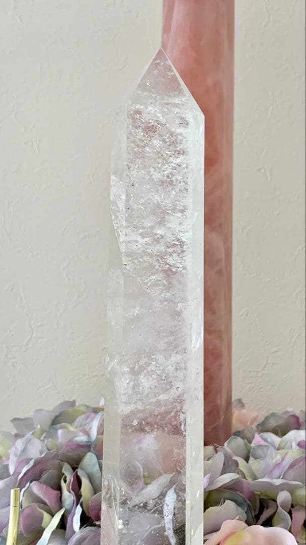 【激推し】天然水晶タワー✴︎虹入り水晶✴︎アイリス水晶ポイント✴︎横置き台座付き