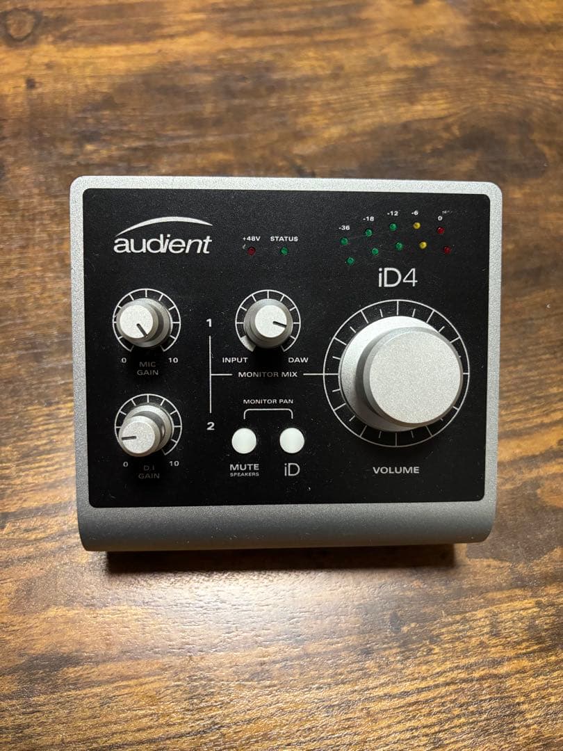audient iD4 オーディオインターフェイス