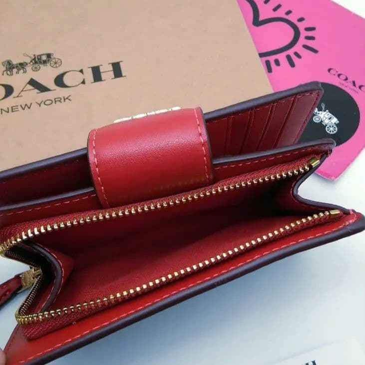 新作　新品　COACH　折り財布　レディース
