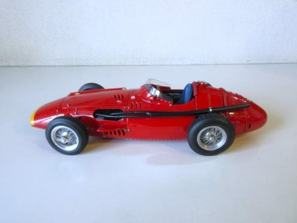 特価 CMC (1/18) マセラティ250F