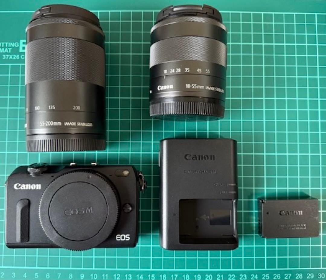 美品 Canon EOS M2 ダブルズームキット（ブラック）