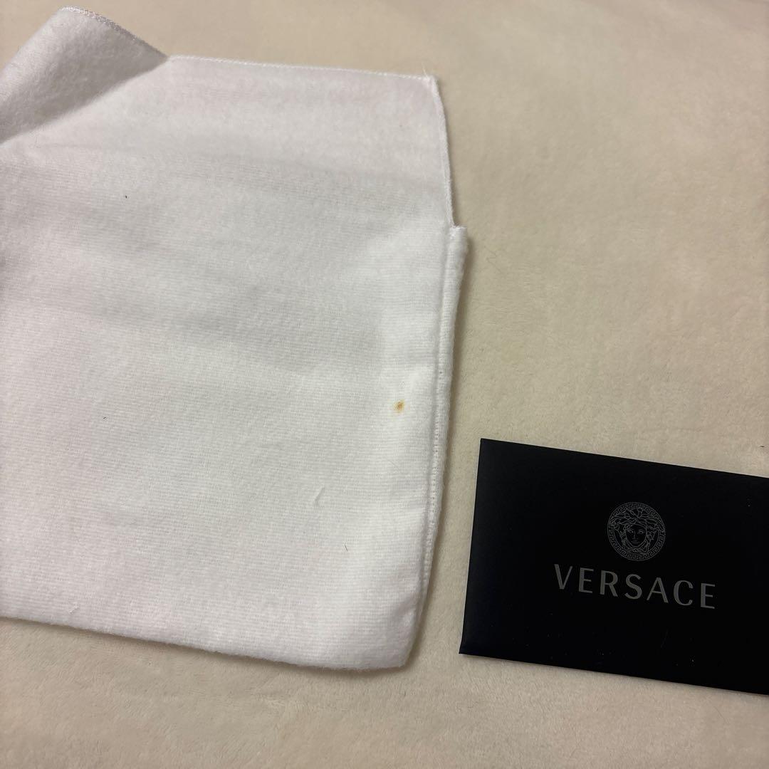 VERSACE 黒 キルティング 二つ折り財布　箱付き