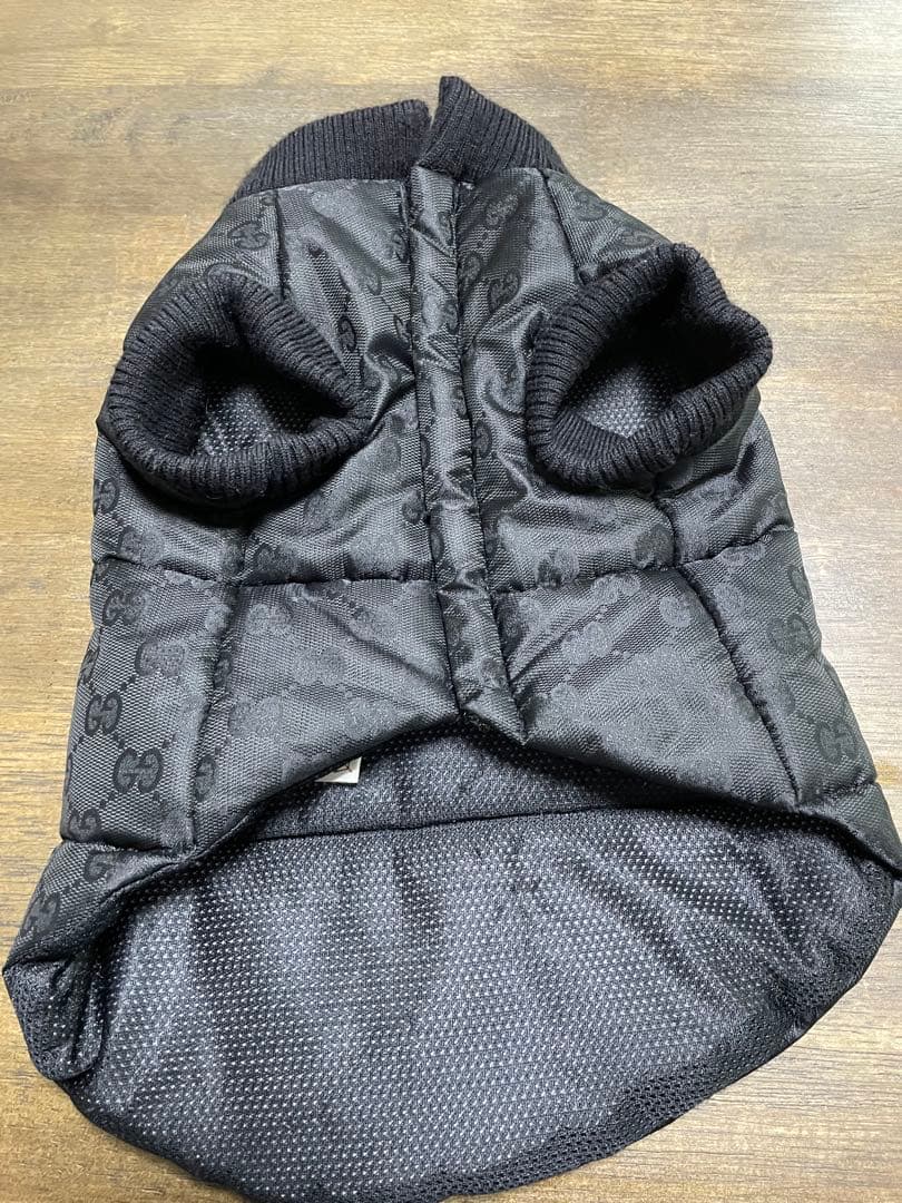 グッチ　GUCCI ダウンジャケット 犬服　サイズM