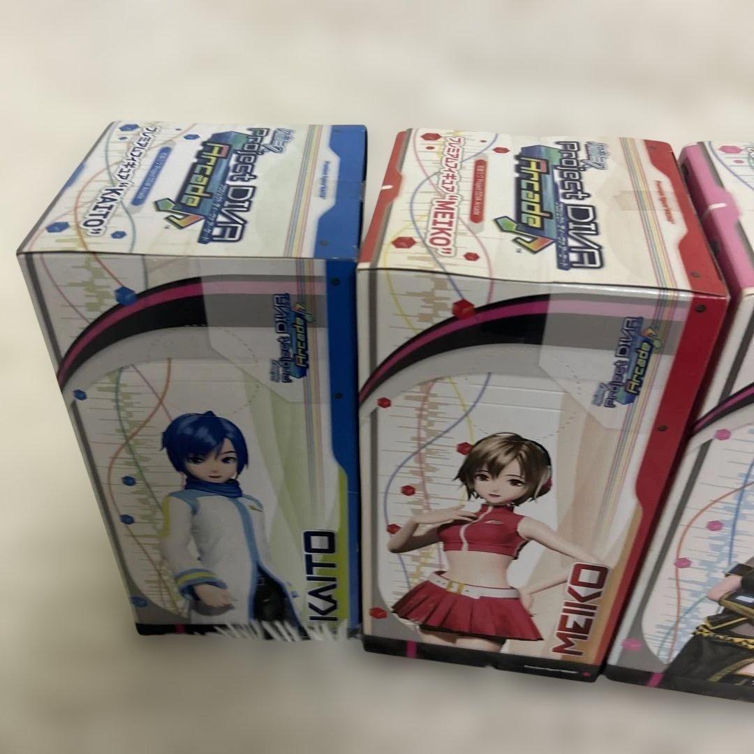 【4体セット】プレミアムフィギュア　鏡音リン　巡音ルカ　MEIKO KAITO