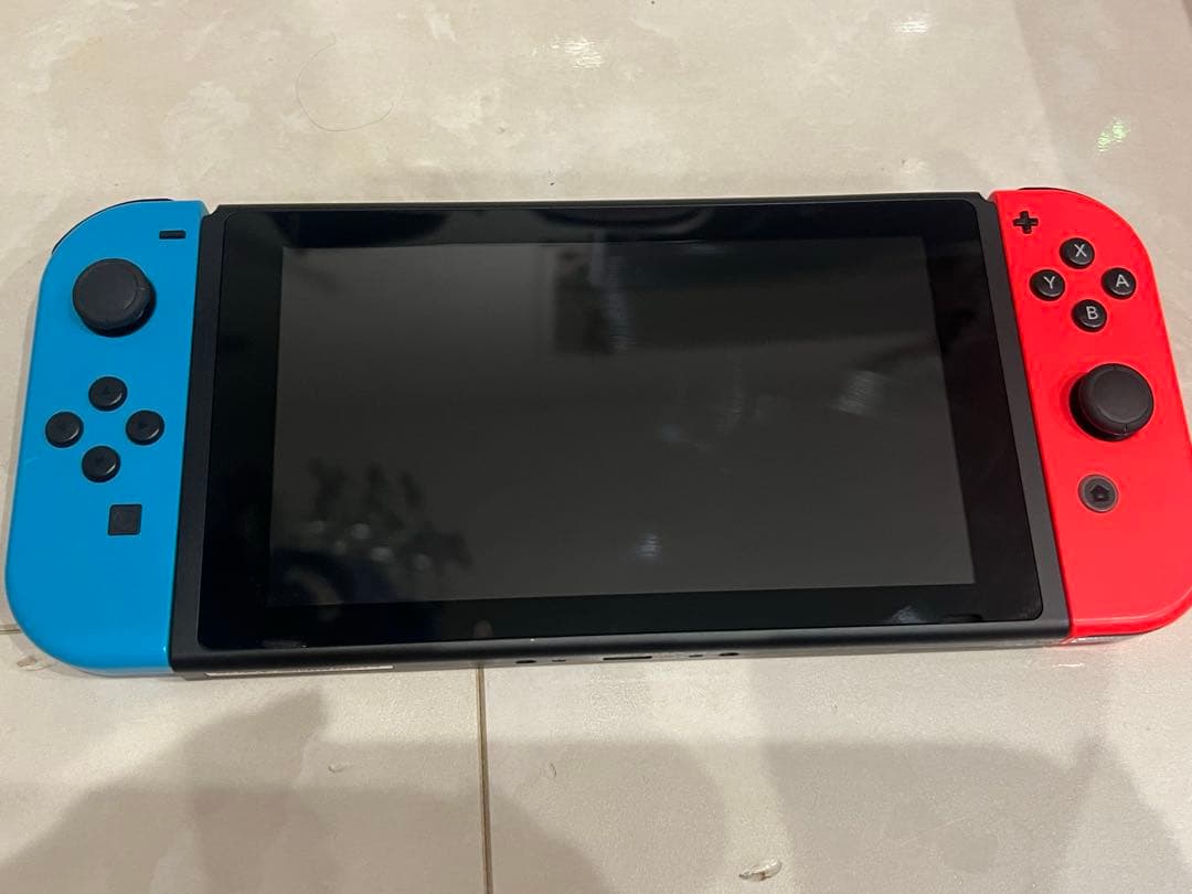任天堂 Switch 本体