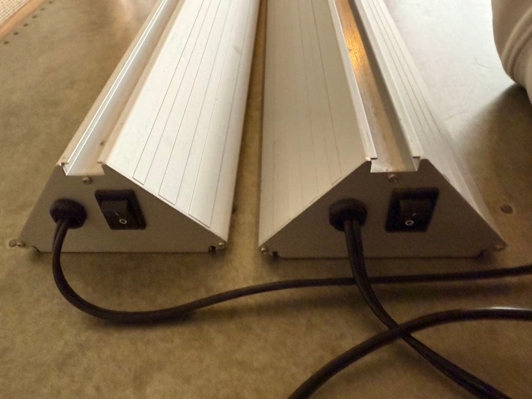 アクロ ＴＲＩＡＮＧＬＥ ＬＥＤ ＧＲＯＷ ６００ ３０００ｌｍ