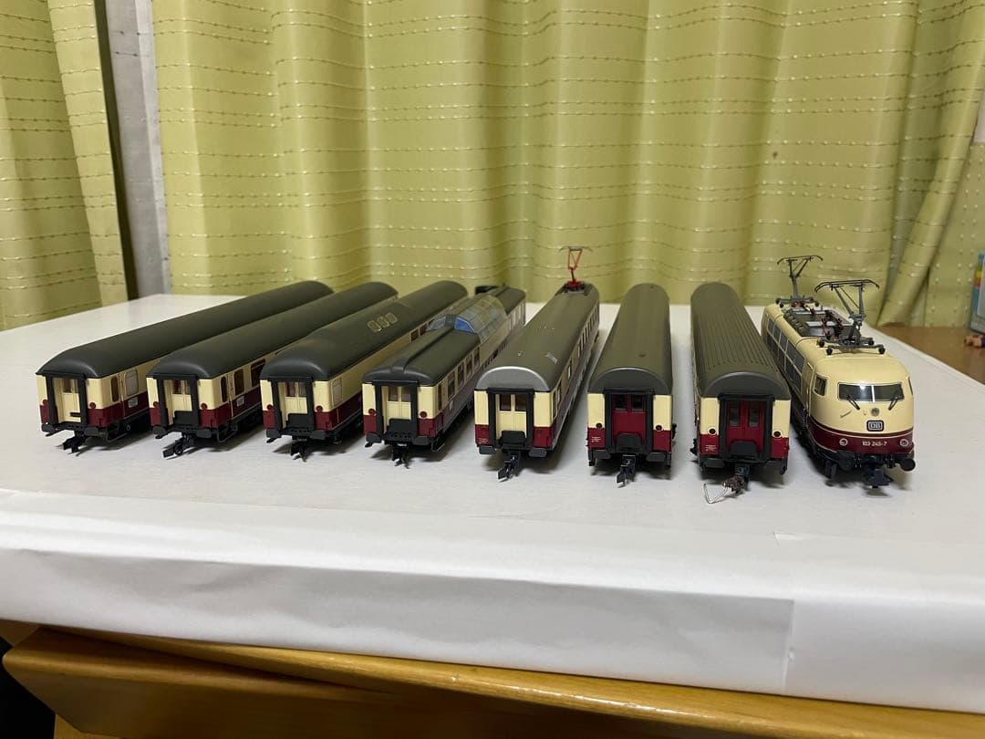 DB103電気機関車（DCCサウンド）＋TEEラインゴルト風客車7両セット