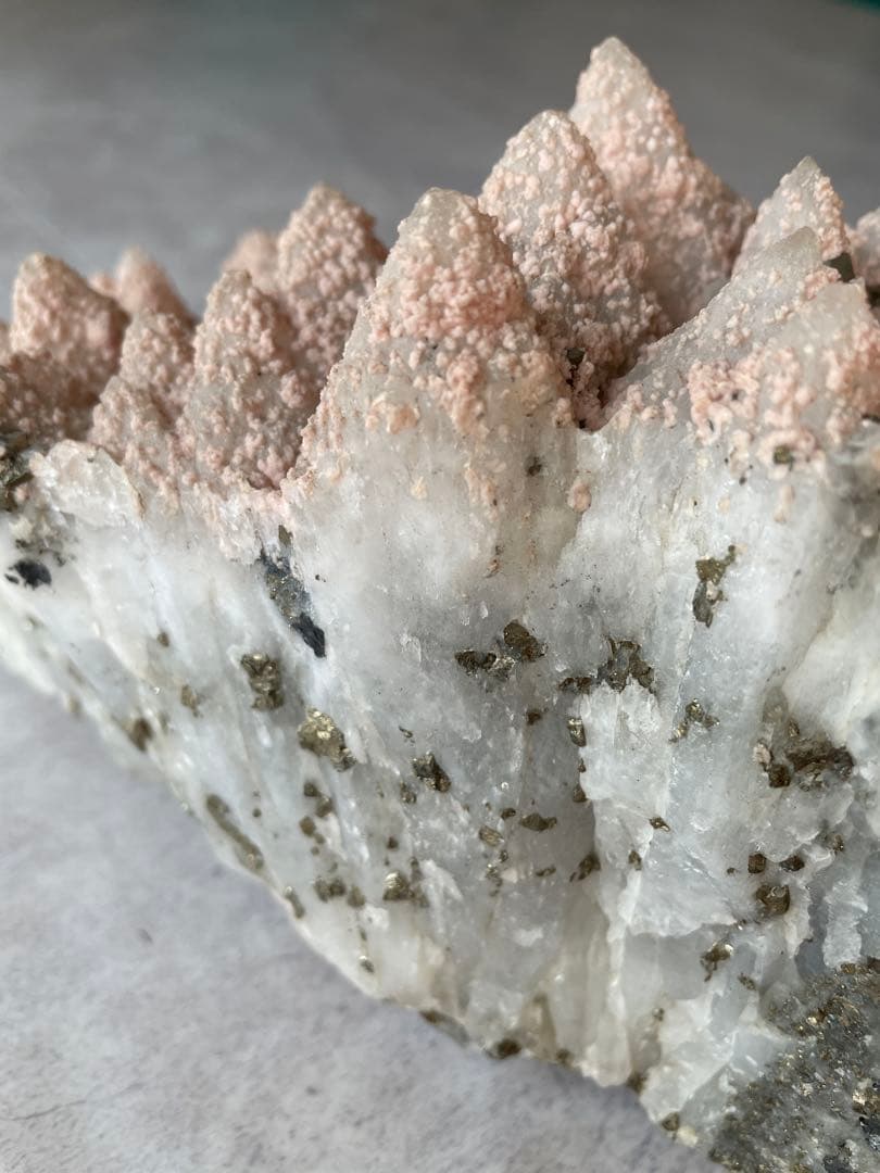 青森県尾太鉱山産　天然石約2.7㌔　ピンク　希少品