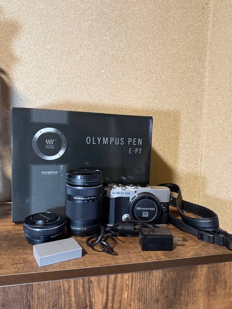 OLYMPUS PEN E-P7 ミラーレス一眼　ダブルレンズキット