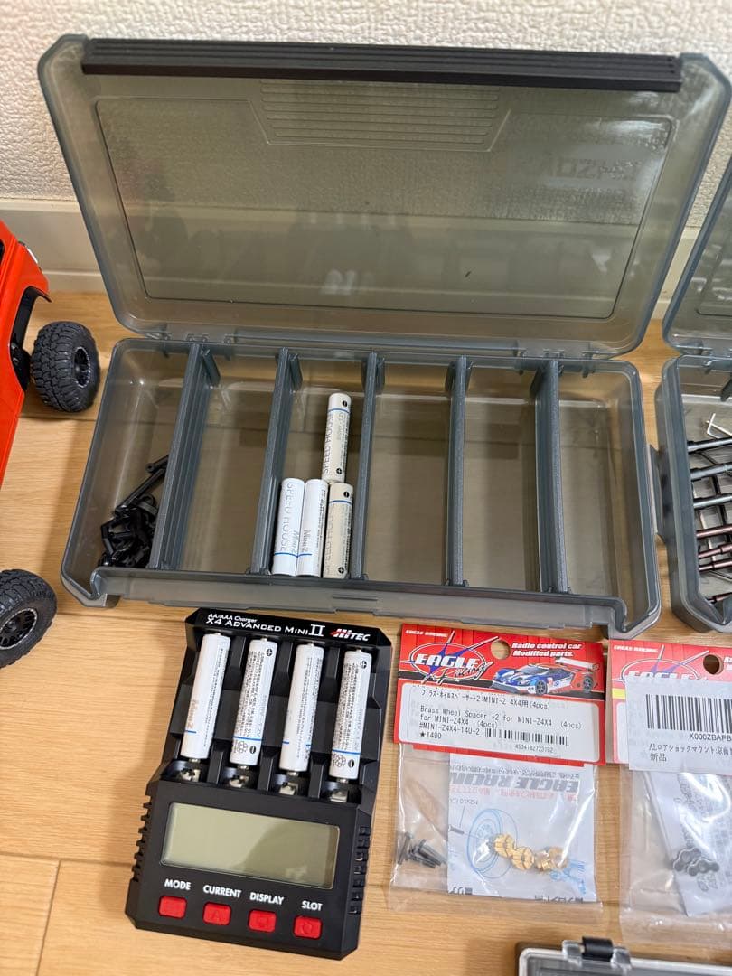 ミニッツ4×4 DEFENDER ルーフラック付き