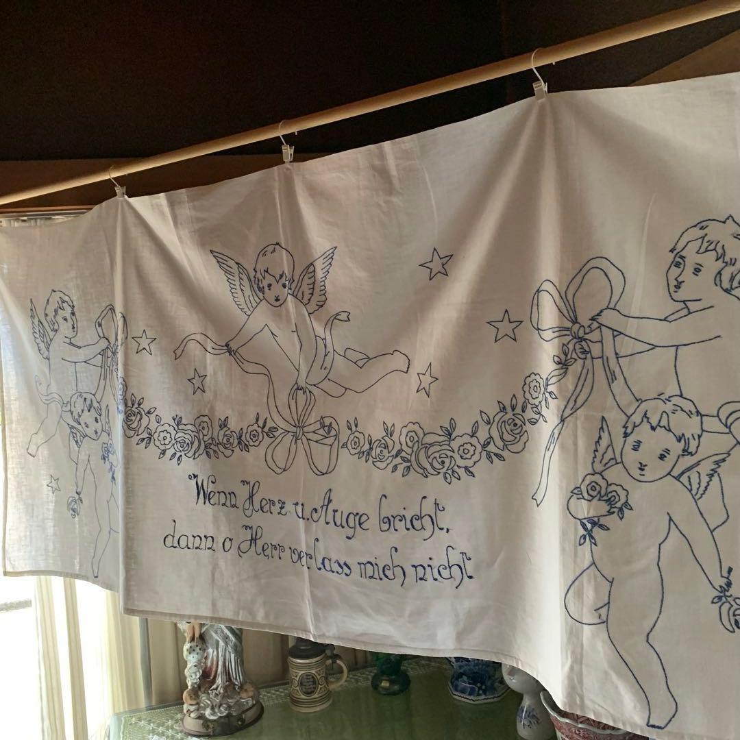 フランスアンティーク　大型145㎝の天使と文字が刺繍された可愛い過ぎるカーテン！