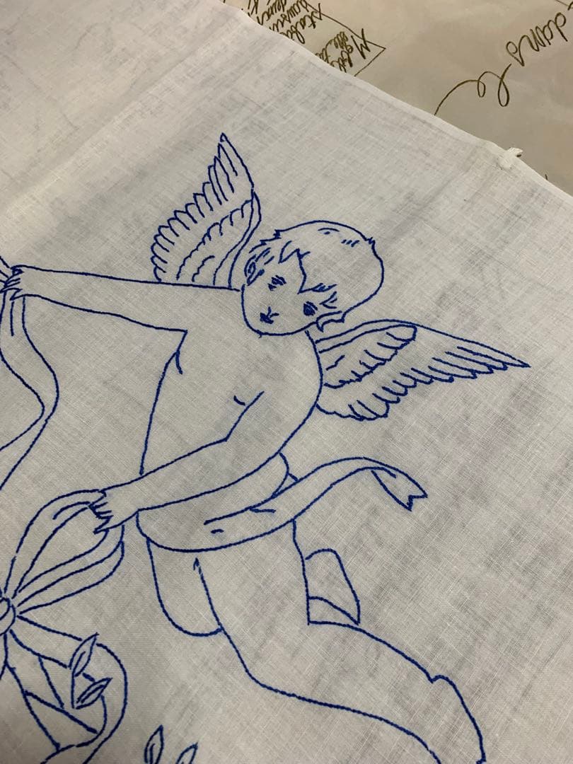 フランスアンティーク　大型145㎝の天使と文字が刺繍された可愛い過ぎるカーテン！