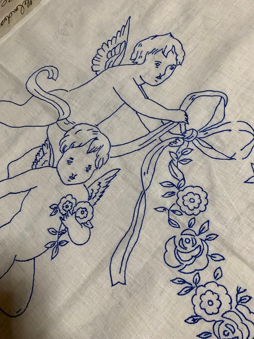 フランスアンティーク　大型145㎝の天使と文字が刺繍された可愛い過ぎるカーテン！