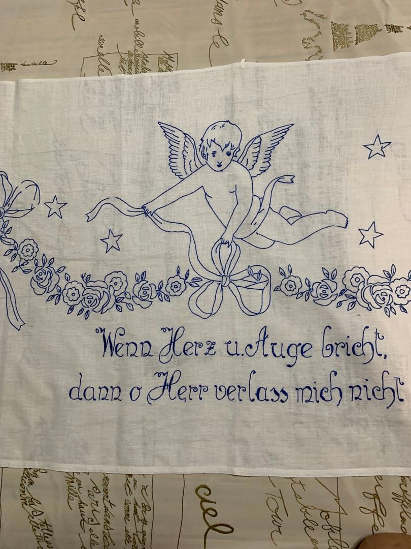 フランスアンティーク　大型145㎝の天使と文字が刺繍された可愛い過ぎるカーテン！