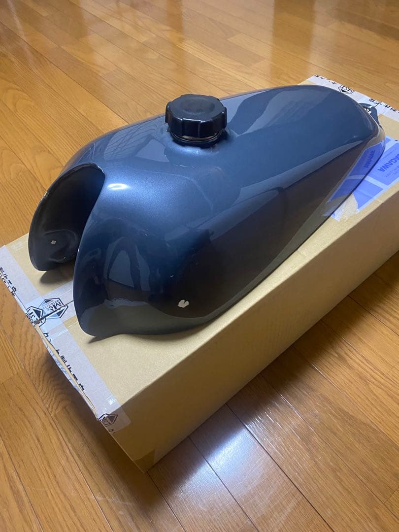 sr400 社外タンク ナロータンク