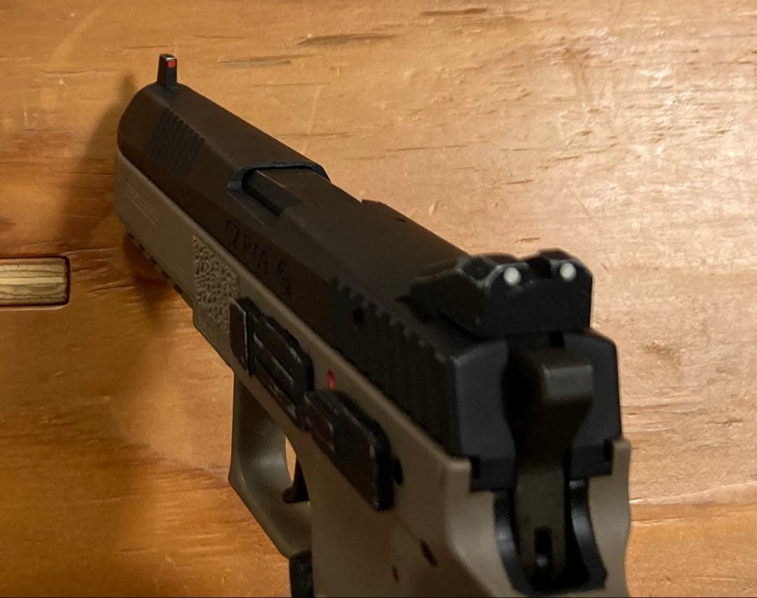 CZ P-09 ガスガン マガジン2本付き　carbon8