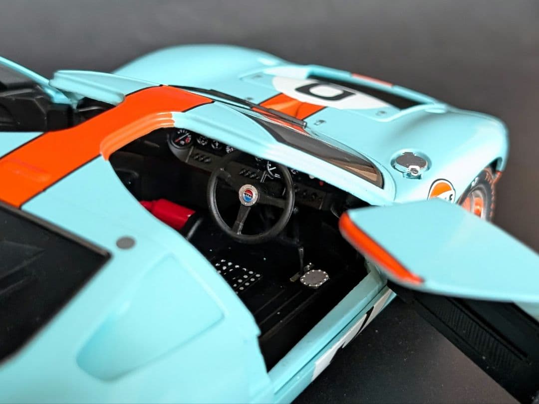 SOLIDO 1/18 フォード GT40 24H ル・マン 1968 ガルフ