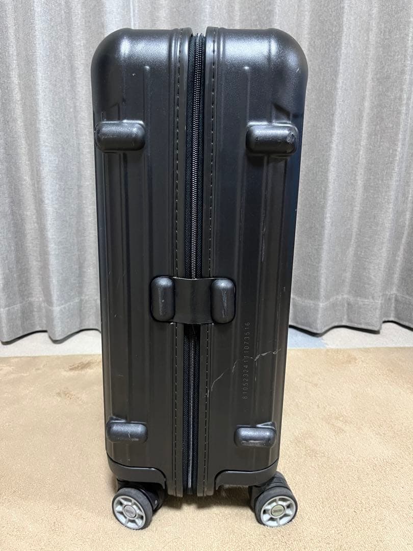 最終値下げ【美品】リモワ　サルサ　35L 4輪　マットブラック　機内持込　TSA