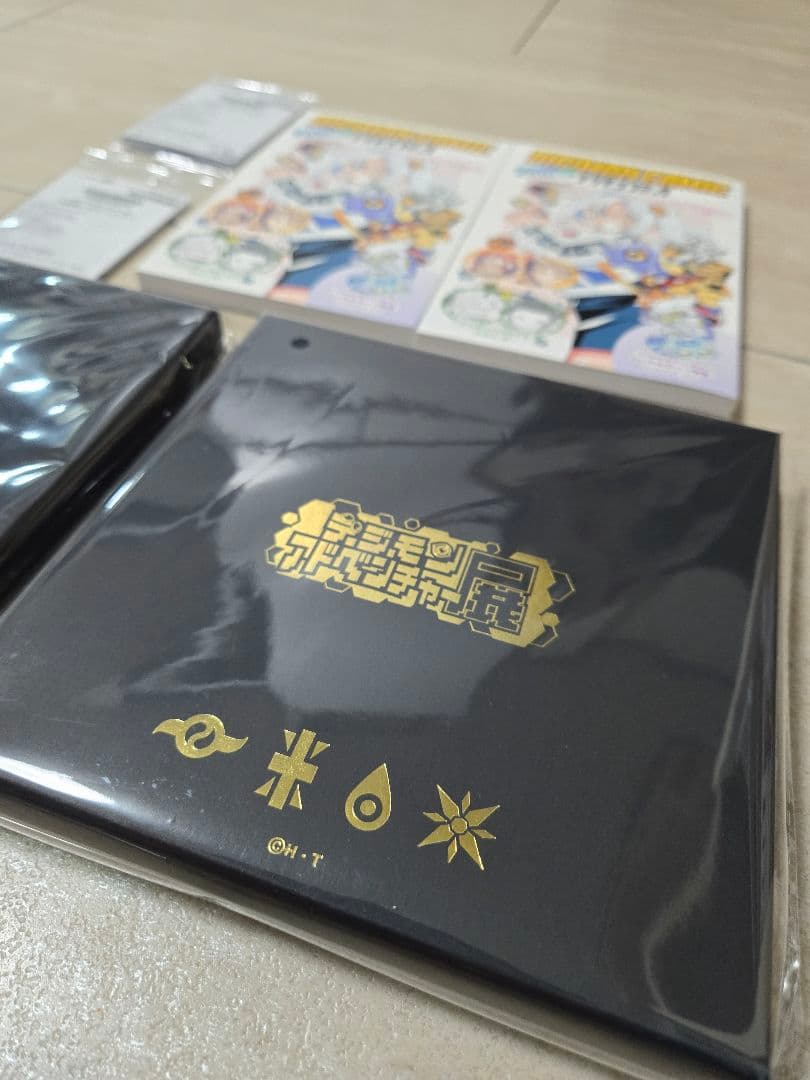 デジモンアドベンチャー展 限定 記念メダル風ピンズ ABセット