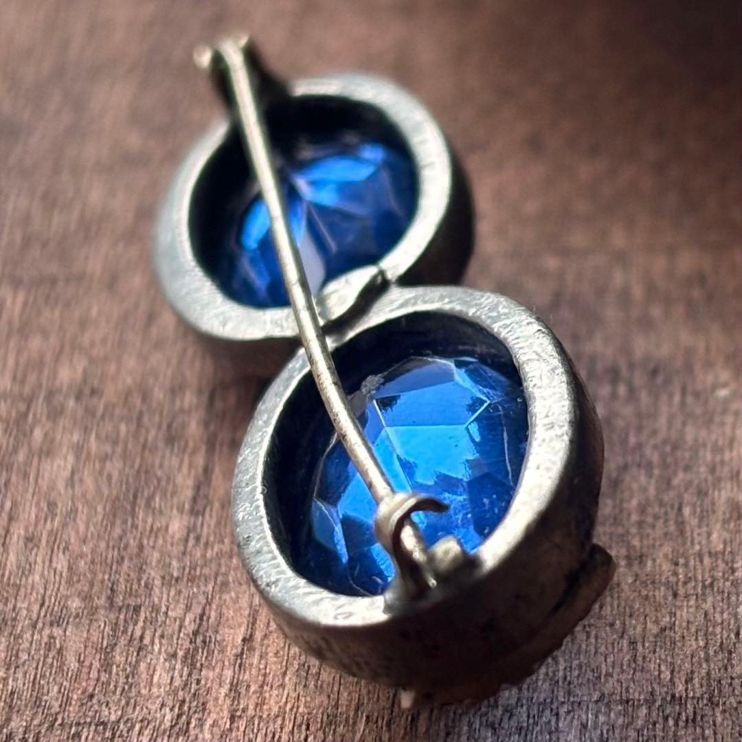 687アンティーク1890's古ガラスCzechoslovakia製ボウブローチ