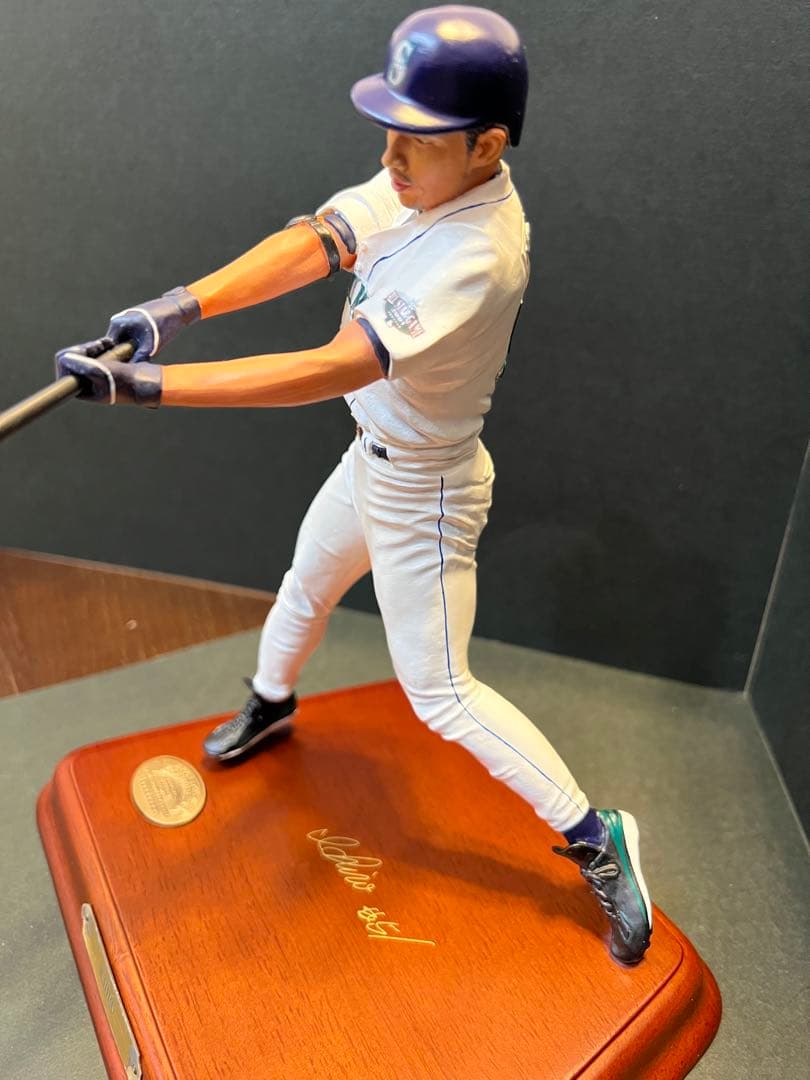 \"祝！#51永久欠番米国殿堂入り\" イチロー マリナーズフィギュア