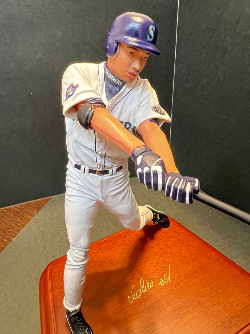 \"祝！#51永久欠番米国殿堂入り\" イチロー マリナーズフィギュア