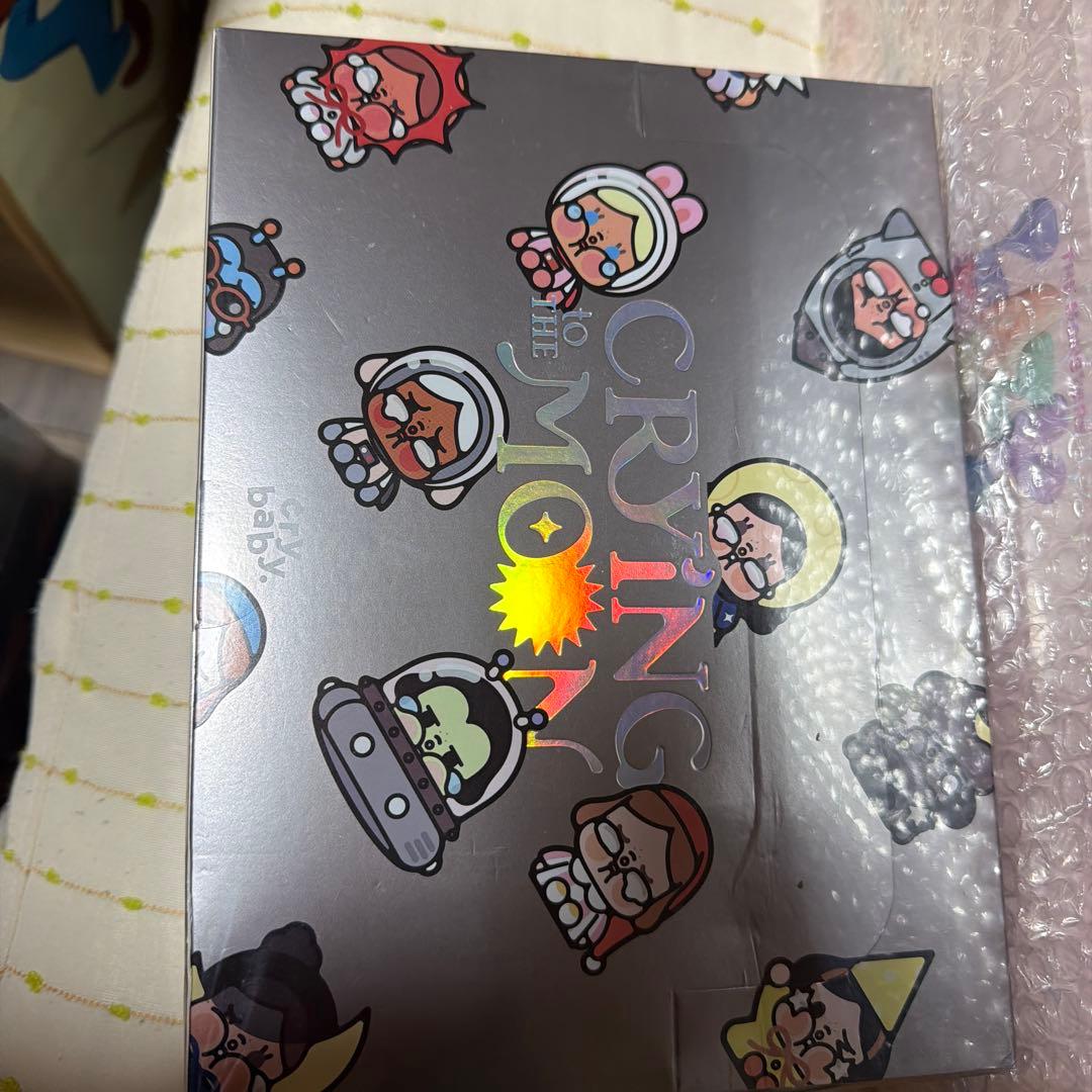 ぬいぐるみ POPMART CRYBABY CRYING TO THE MOON