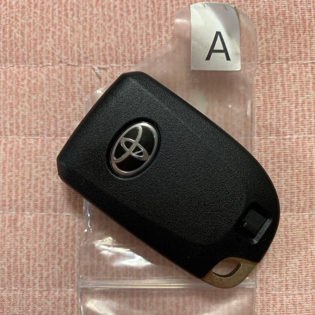 トヨタ　ハイエース　007-AF0105 スマートキー　200系　未使用