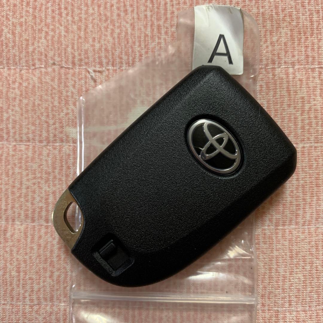 トヨタ　ハイエース　007-AF0105 スマートキー　200系　未使用