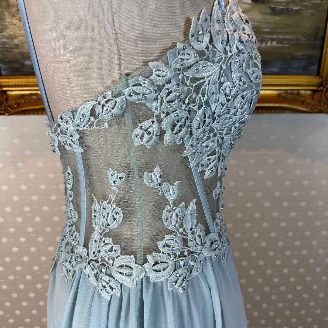 ミントグリーン刺繍スリーブレスロングドレス