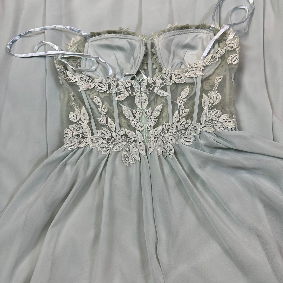 ミントグリーン刺繍スリーブレスロングドレス