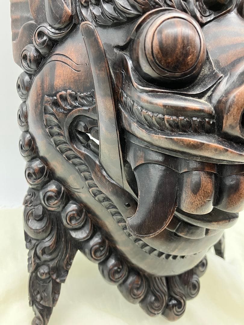 黒檀　繊細な木彫りのお面 仮面 バロン神 壁掛け 木製 ウッド バリ島 工芸品