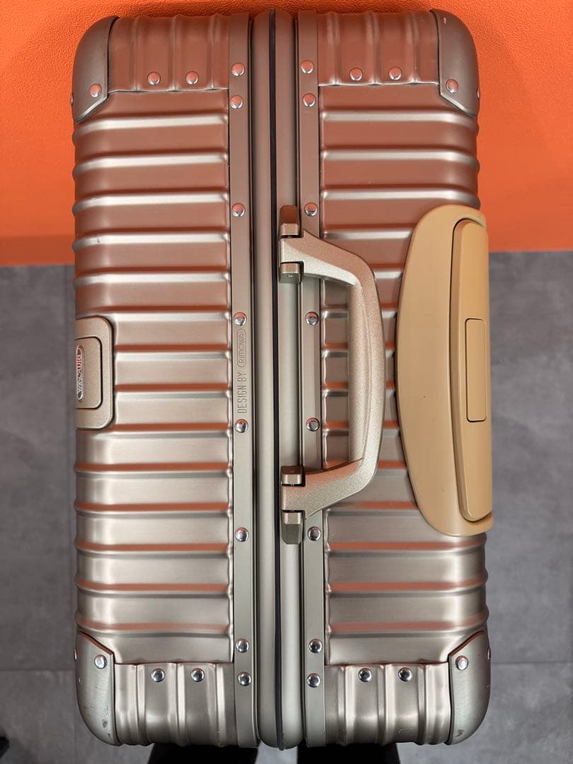【正規品/美品】RIMOWA リモア TOPAS TITANIUM82L 【A】