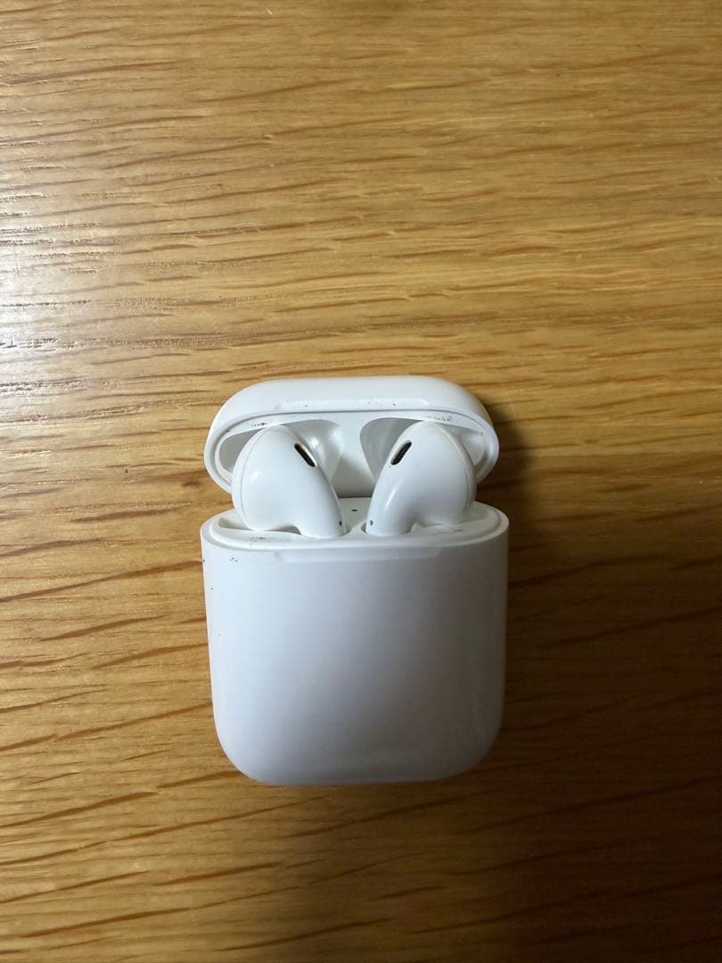 AirPods本体 ホワイト 充電ケース付き