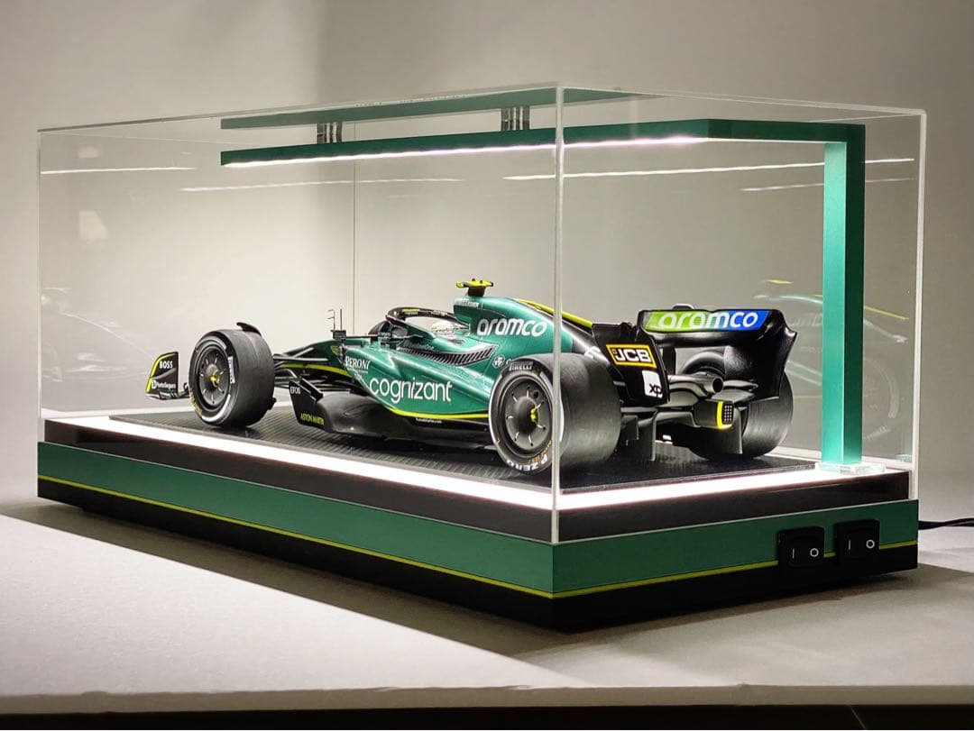 1/18 アストンマーティン AMR22×LEDケース セバスチャン・ベッテル