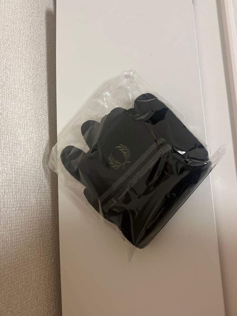 【新品未使用】フレッドペリー 手袋 メンズ スマホ対応 刺繍ロゴ ラッピング可