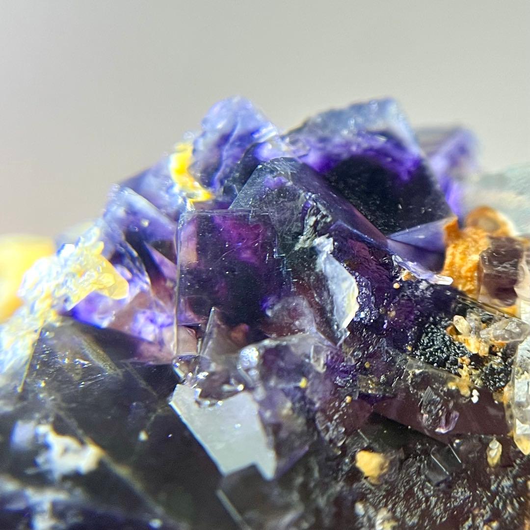 蛍光 キュービック ゾーニング フローライト カルサイト 共存 原石 鉱物