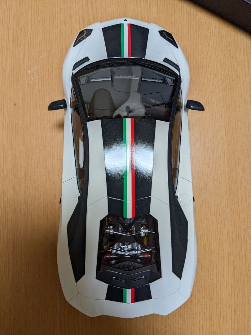 MRコレクション 1/18　ランボルギーニ アヴェンタドール